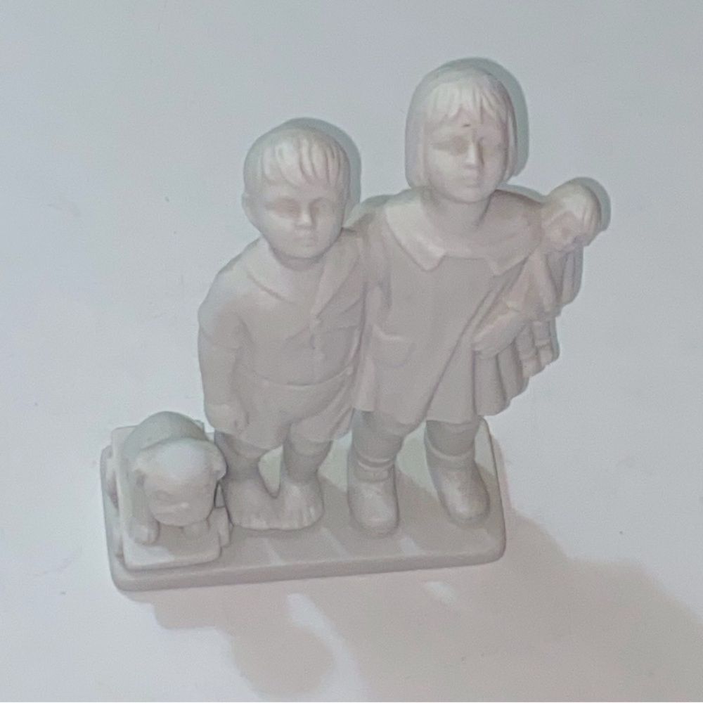 The Little Pals Lawn Memorial-Park Assn Glendale,Calif Bisque Porcelain Figures - Picture 2 of 14